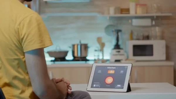 La tecnología, con ayuda de la IA, se está convirtiendo en una herramienta importante para lograr un ahorro energético más eficiente y sostenible