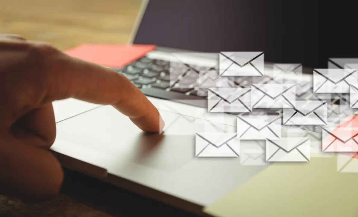 Correos masivos